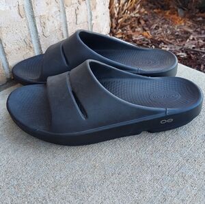 OOFOS Men's Black Comfort Slides
